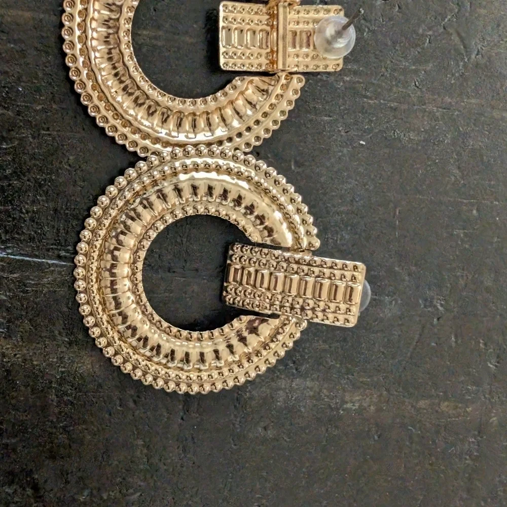 Elegant Fashion Jewelry Gold and White Necklace